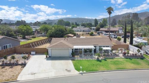 4760 Horseshoe Ln, Riverside, CA 92509-7100