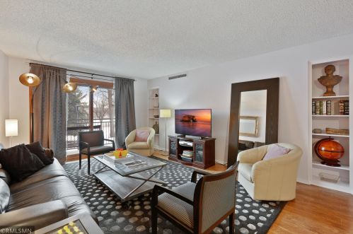 210 Grant St, Minneapolis, MN 55403-2298