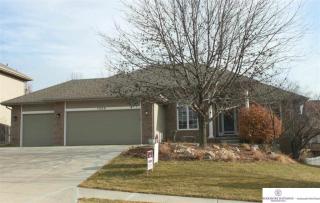 1005 Shady Tree Ln, Omaha, NE 68046-6193