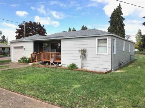 591 D St, Lebanon, OR 97355-1838