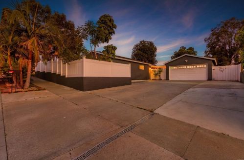 4081 Thomas St, Oceanside, CA 92056-4225