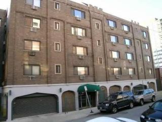 455 Saint James Pl, Chicago, IL 60614-2761