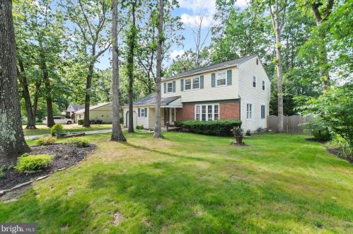 18 Aristone Dr, Berlin Boro, NJ 08009-2254