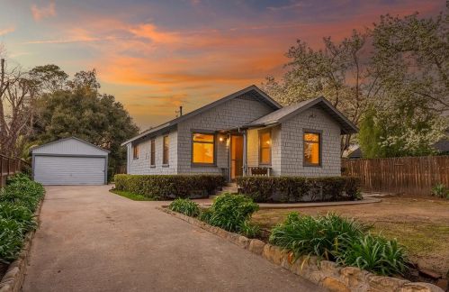 1015 Cacique St, Santa Barbara, CA 93103-3404