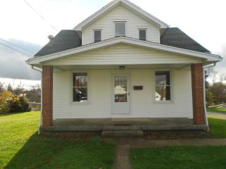 19 Sanders Dr, Florence KY  41042-2111 exterior