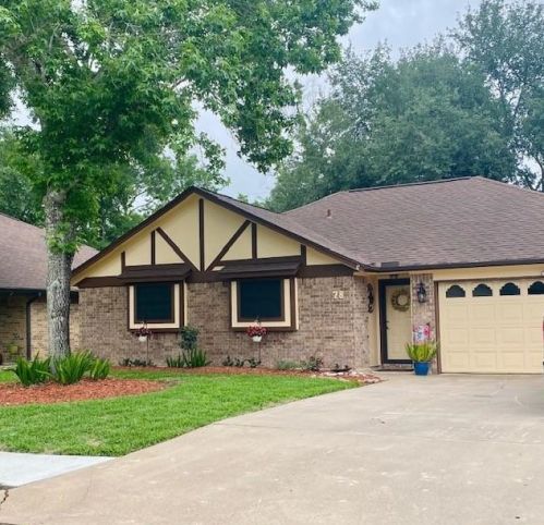 78 Alexander Ct, Angleton, TX 77515-3772