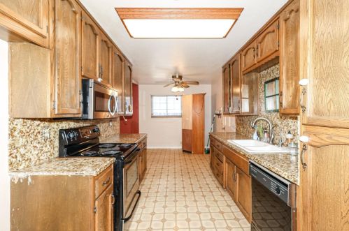 796 C St, Valley Home, CA 95361-3102