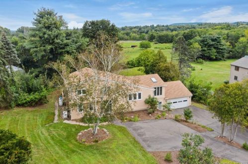 12 Farmview Ln, Granby, CT 06035-1711