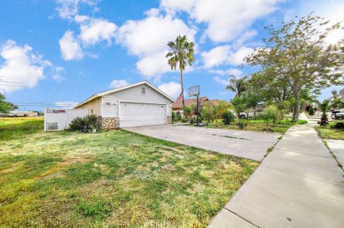 351 7th St, Perris, CA 92570-2451