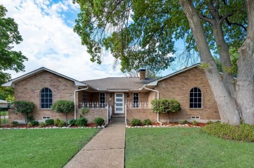 1717 Douglas Dr, Garland, TX 75041-4906