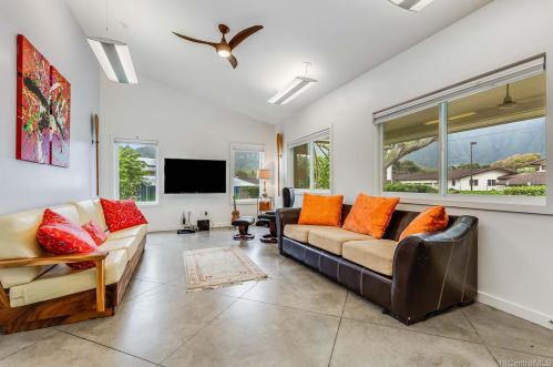 41-969 Oluolu St, Waimanalo, HI 96795