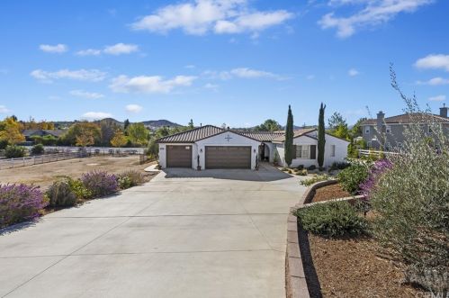 17683 Timberview Dr, Riverside, CA 92504-8830
