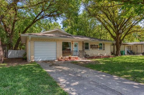 909 Sierra Dr, Denton, TX 76209-8741