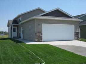 3258 62nd Ave, Fargo, ND 58104-7650