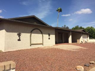 3172 Tierra Buena Ln, Phoenix, AZ 85053-3900