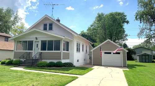 512 Main St, Wanamingo, MN 55983-1444