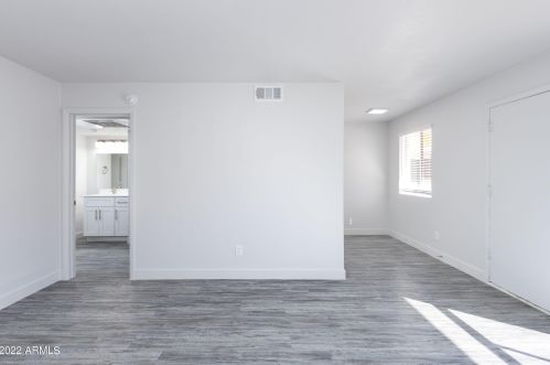 1422 5th St, Phoenix AZ  85004-1616 exterior