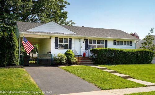 4 Parkview Ter, Hazlet, NJ 07730-1022