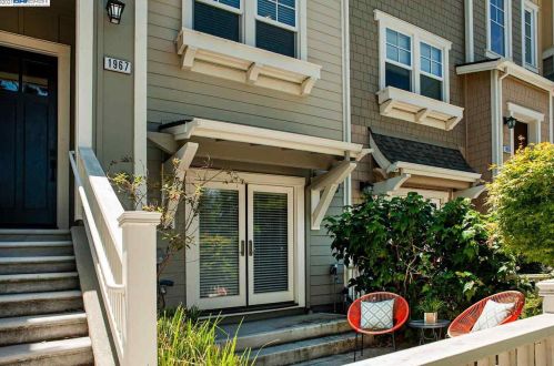 1967 Colony St, Mountain View, CA 94043-1756