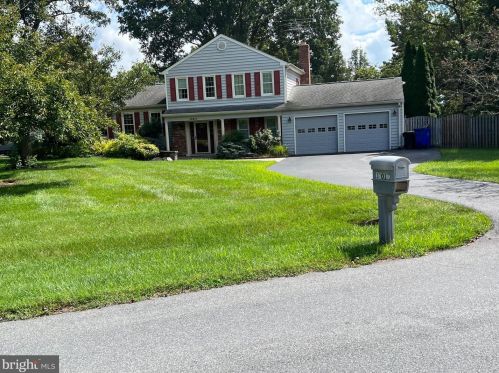 17017 Hoskinson Rd, Poolesville, MD 20837-2277