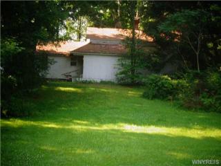 1483 Burns Rd, Angola, NY 14006-8836