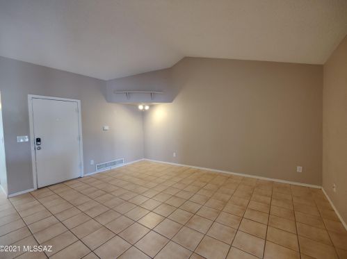 4830 Ferret Dr, Tucson, AZ 85742-9640