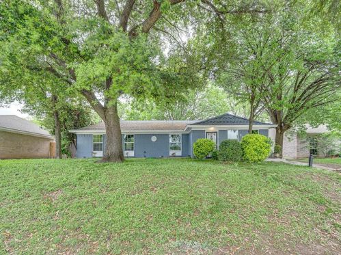 2920 Sierra Dr, Fort Worth, TX 76116-3916