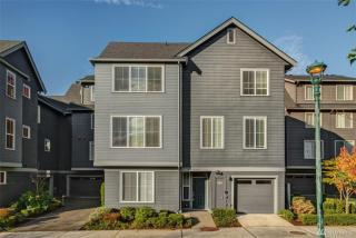 969 5th Pl, Bellevue, WA 98029-5401