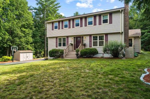 160 Buttonwood Dr, Auburn NH  03032-3433 exterior