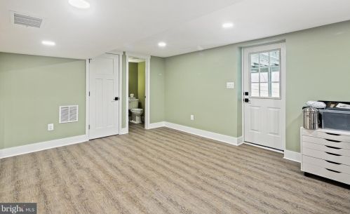 6018 River Meadows Dr, Columbia MD  21045-3825 exterior