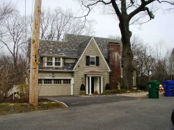 42 Greylock Rd, Newton, MA 02465-2704