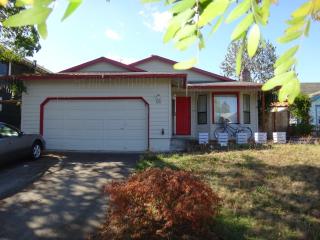 3211 73rd Ave, Portland, OR 97206-1866