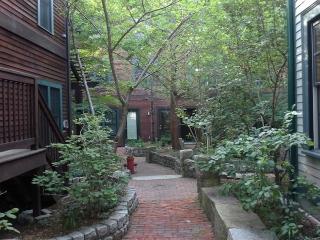 419 Norfolk St, Somerville MA  02143-4136 exterior