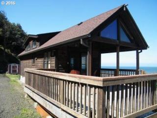 94661 Highway 101, Yachats OR  97498-9711 exterior