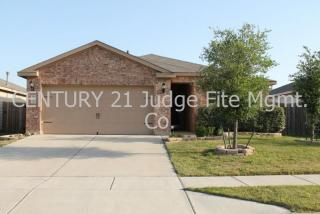 716 Lazy Crest Dr, Fort Worth TX  76140-7519 exterior