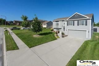 10711 25 Ave, Bellevue NE  68123-4492 exterior