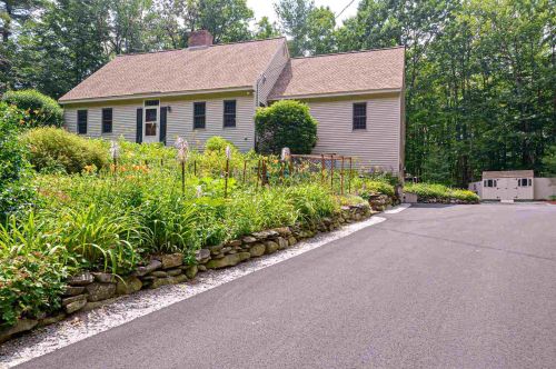 87 Hampstead Rd, Sandown, NH 03873-2415