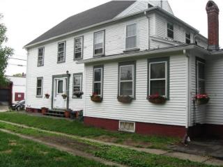 30 4th St, Dover, NH 03820-2932