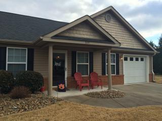 304 Cedar Creek Dr, Rossville, GA 30741-5815