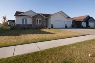 5581 Farmstead Ct, Fargo ND  58104-3961 exterior