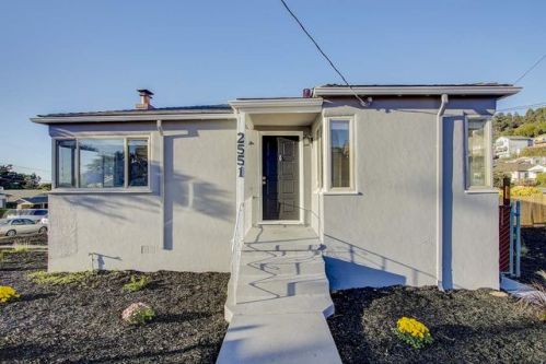 2551 94 Ave, Oakland CA  94605-4303 exterior