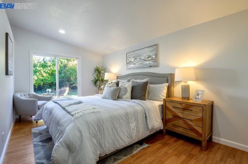 2072 Everglade St, Hayward CA  94545-4737 exterior