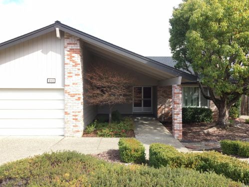 468 Oak Brook Ct, Santa Rosa, CA 95409-6335