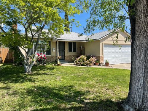 3809 Lowry Dr, North Highlands, CA 95660-4918