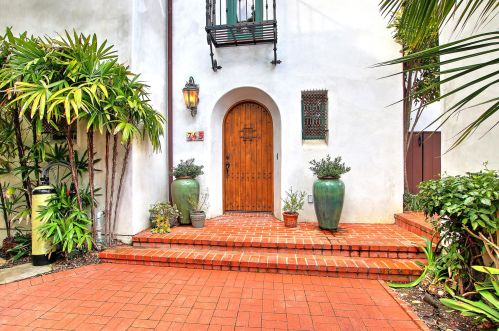 745 Anapamu St, Santa Barbara, CA 93101-4364