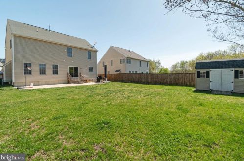 304 Howards Trust Ct, Glen Burnie MD  21060-8352 exterior