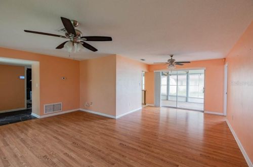 1800 Northwood Dr, Clearwater FL  33764-2462 exterior