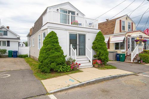 27 Highland Ave, Hampton Beach, NH 03842-2930