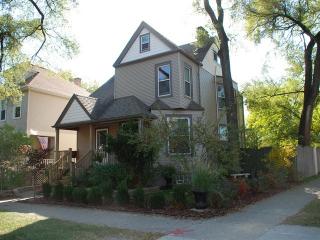 1124 Foster St, Evanston IL  60201-3123 exterior