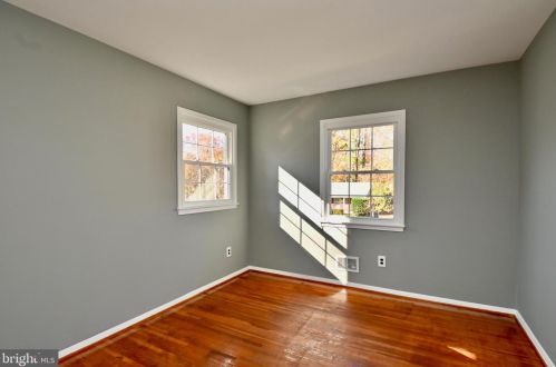 6153 Roxbury Ave, Springfield VA  22152-1625 exterior